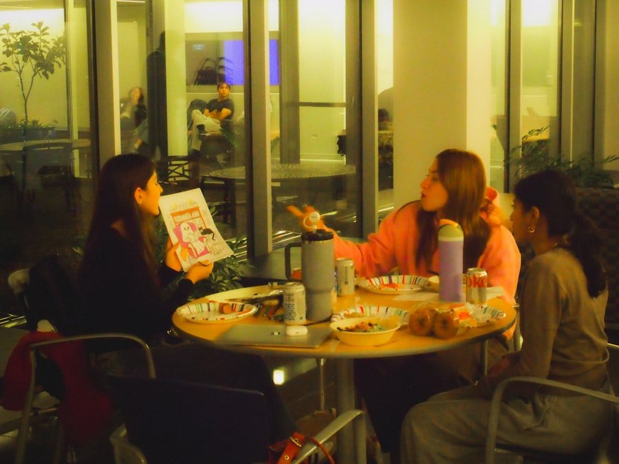 Photo eating hours